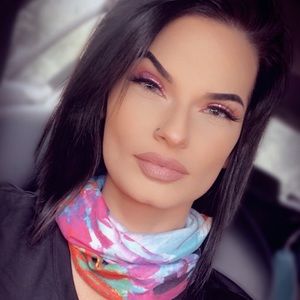 Meet your Posher, Candice